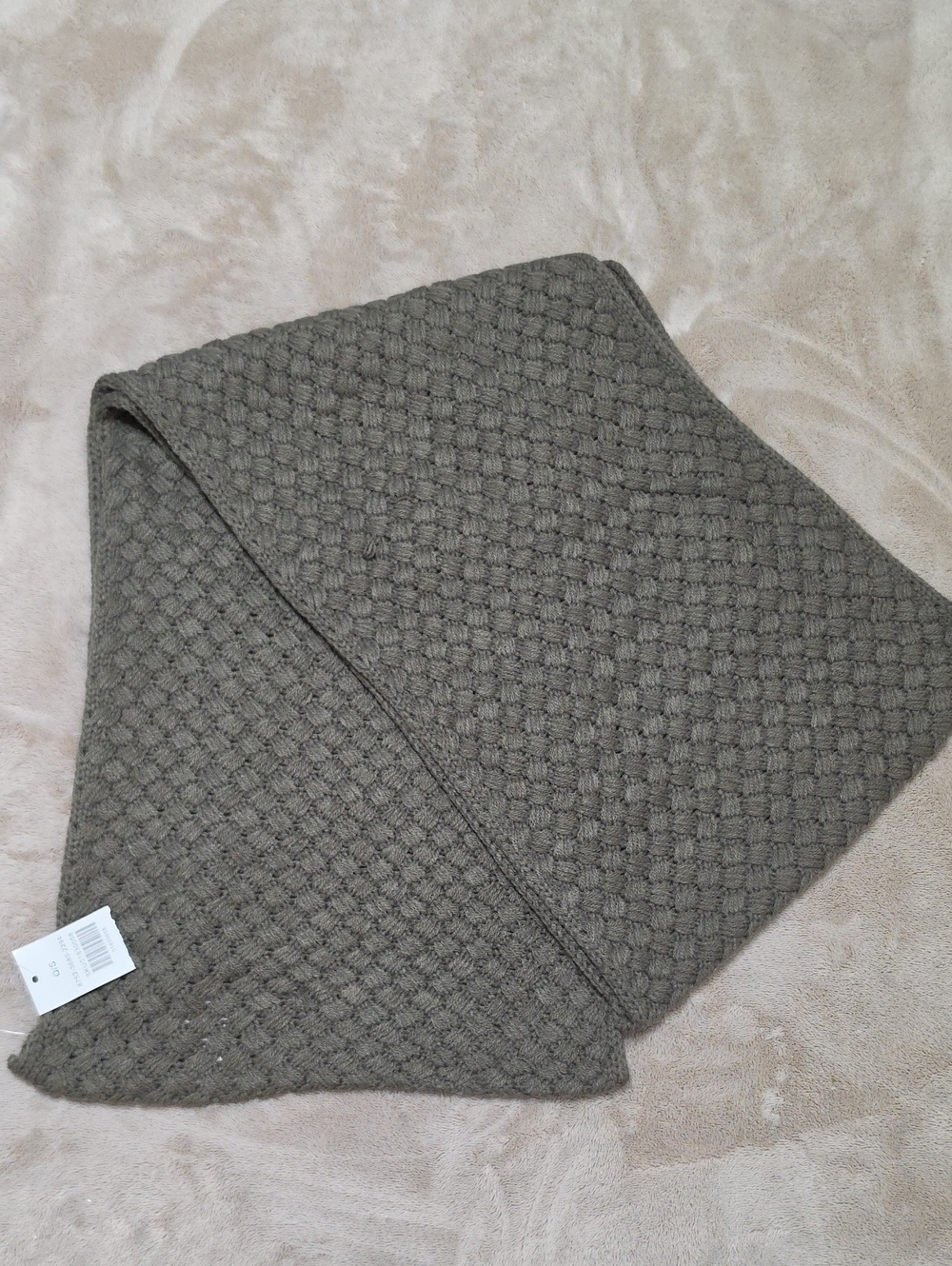 Suzy Shier Olive Green Textured Knit Scarf
